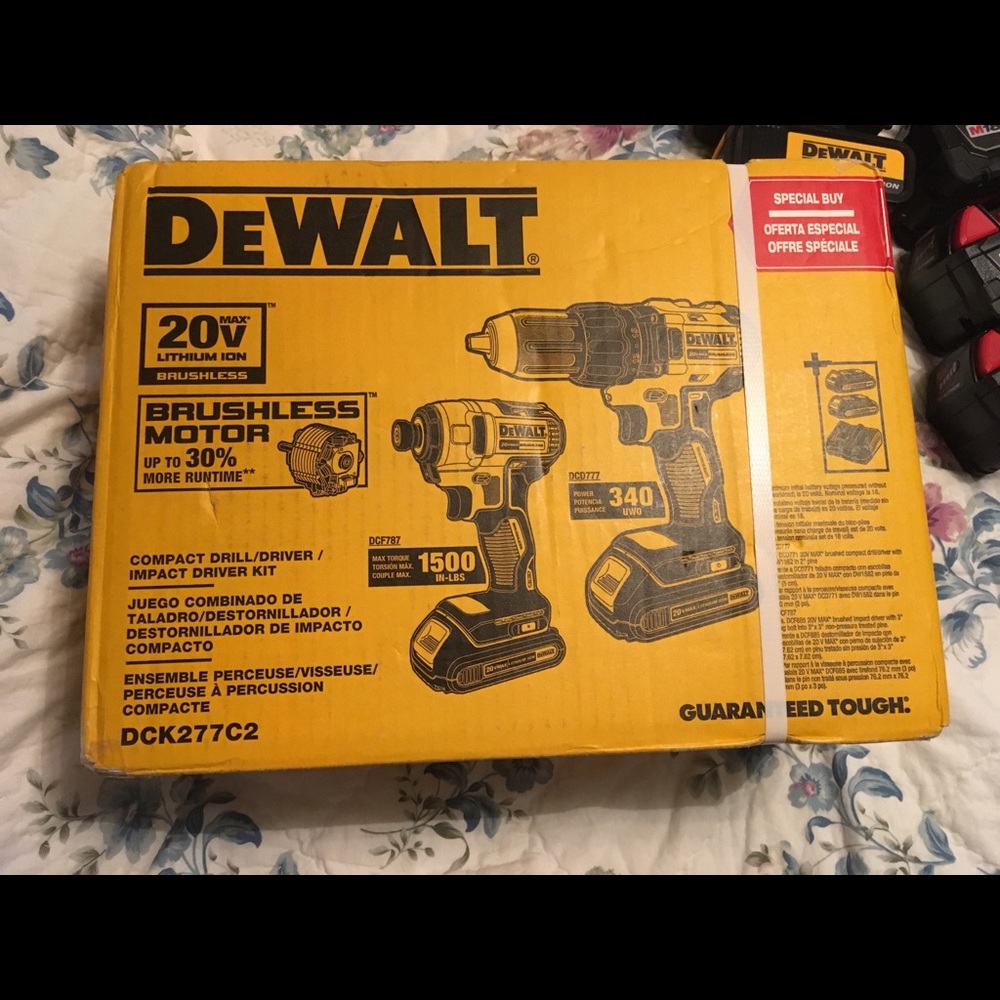 DeWALT 20v Brushless Drill Driver/Impact Combo!NWT